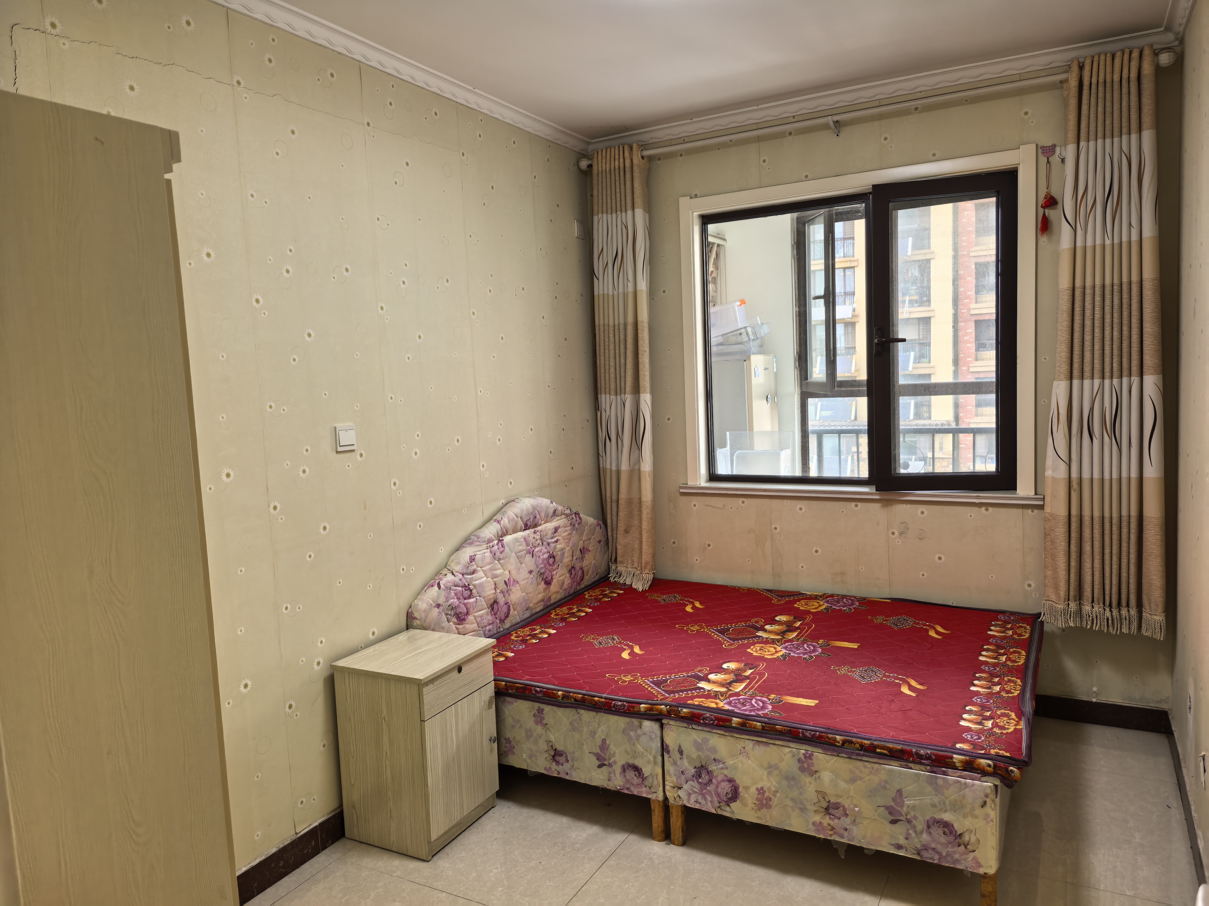 出租東亞 原香小鎮2室2廳1衛89平米16000元/年住宅