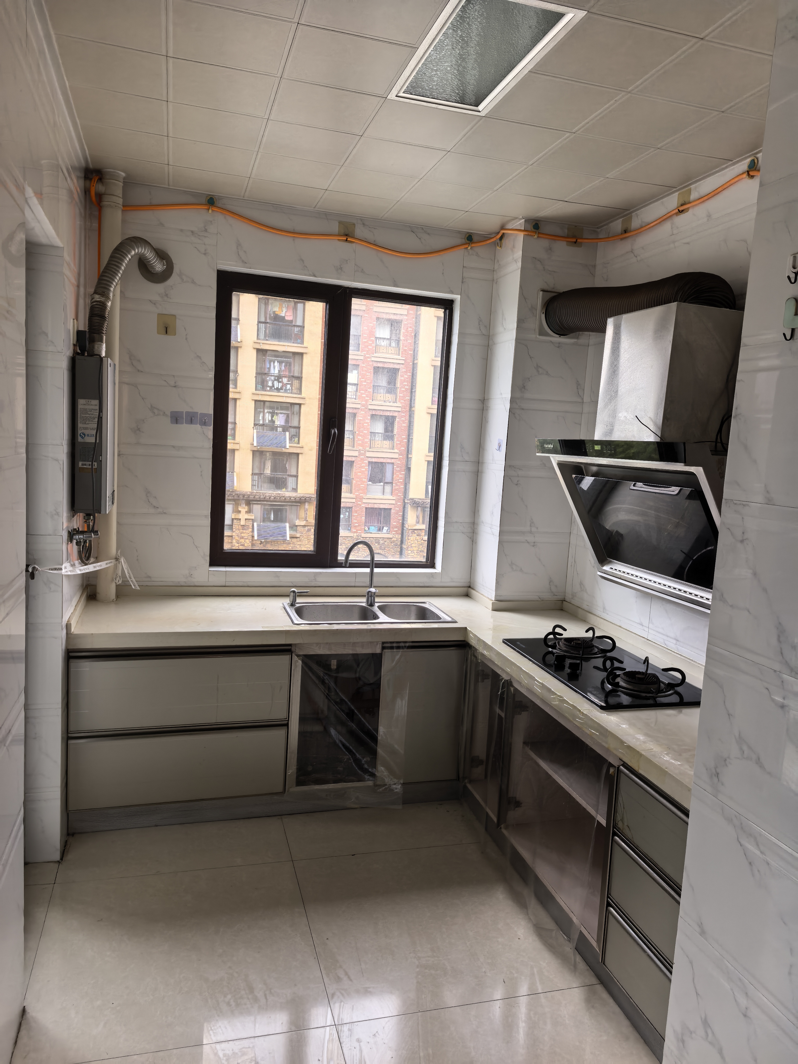 出租東亞 原香小鎮2室2廳1衛89平米16000元/年住宅