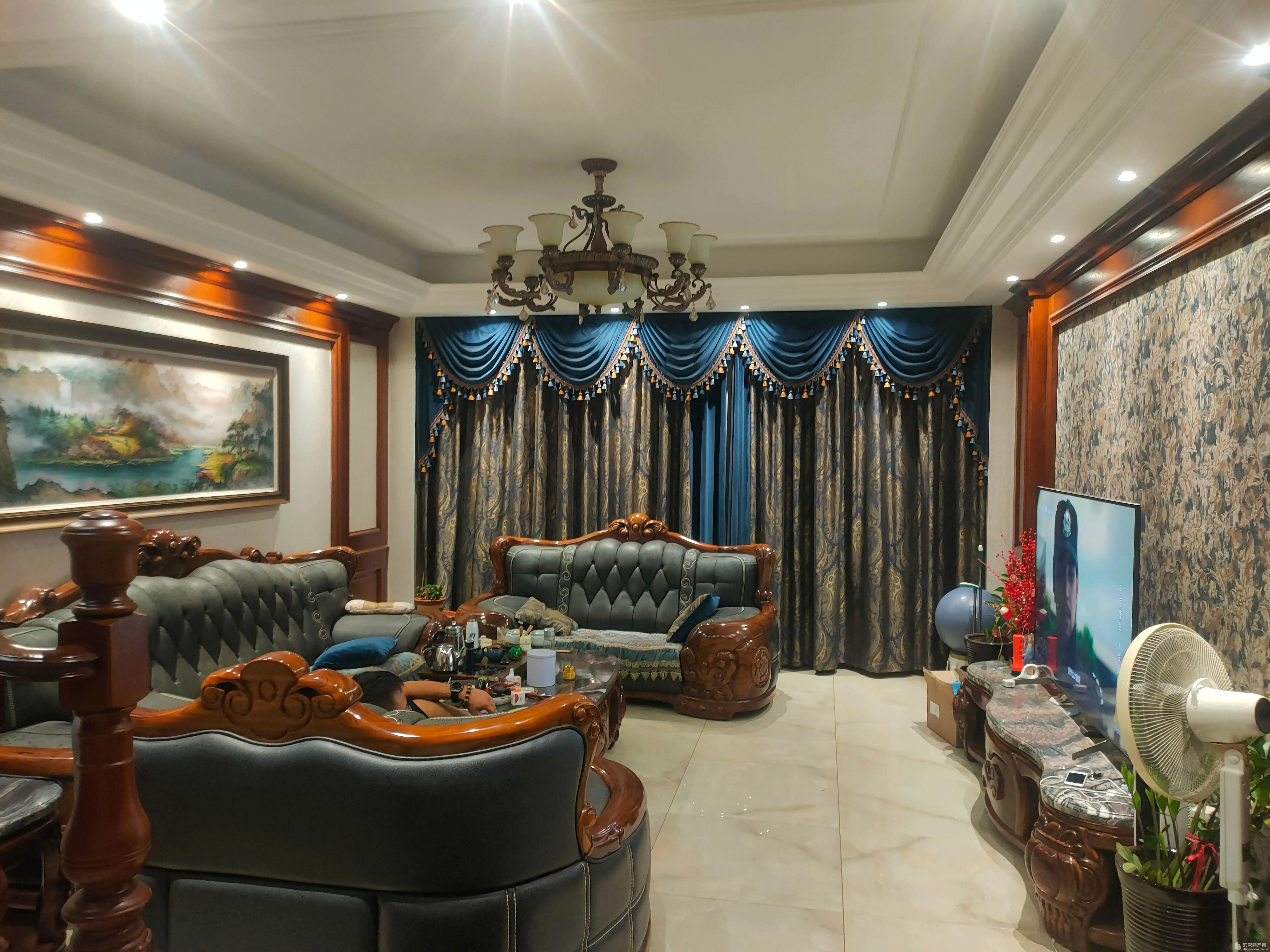 金湖新城一期疊拼東邊戶5室3廳3衛296平米417萬非誠勿擾