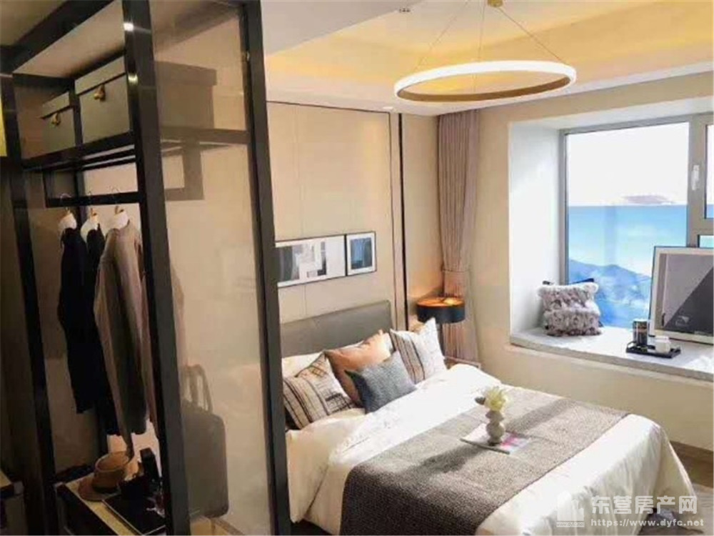 青島融信海月星灣樣板間