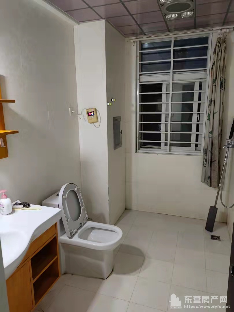 新居華府2樓空調房只租家庭住戶