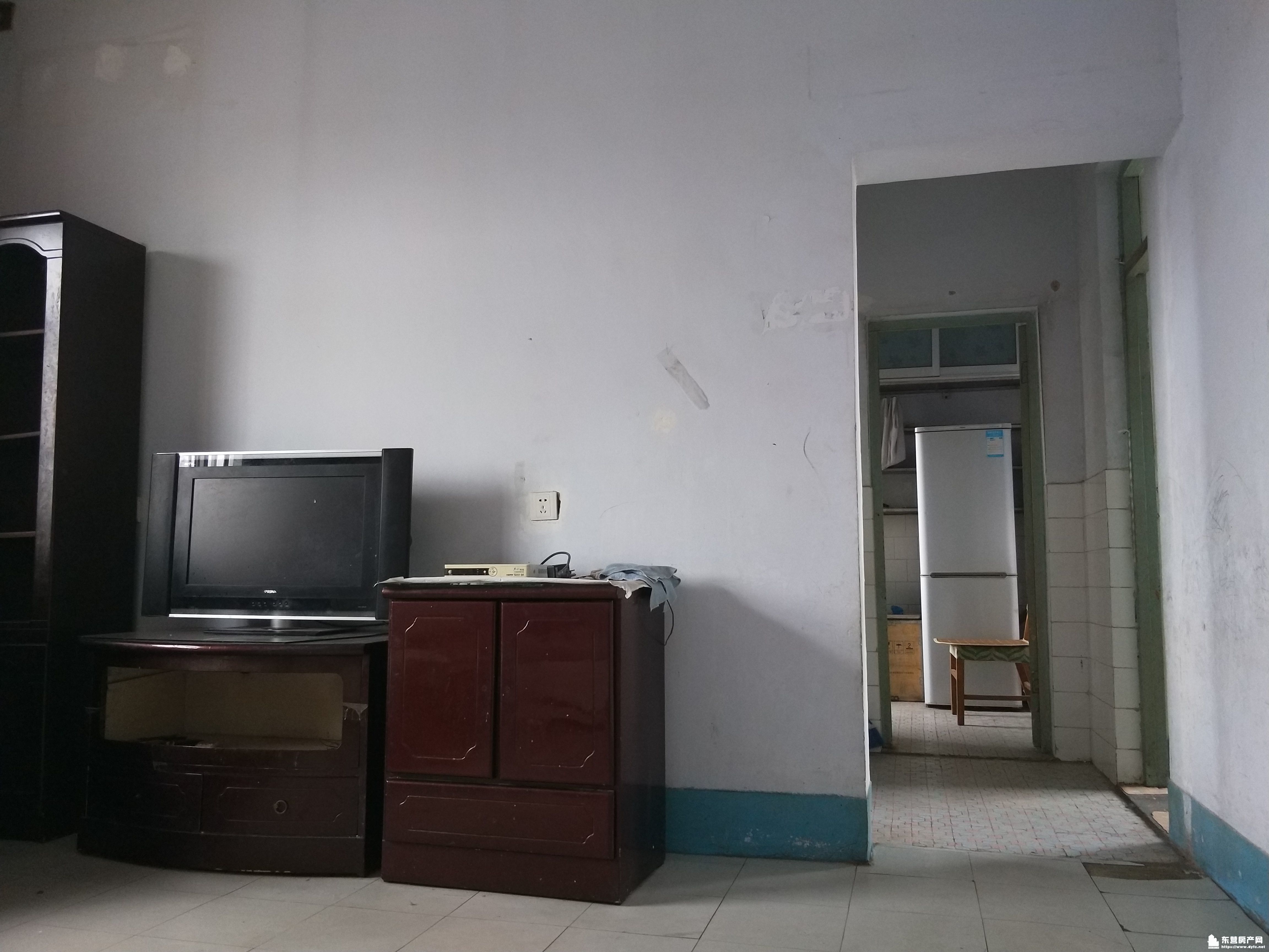 八分場“運發小區” 60型5樓出售，地下室15平