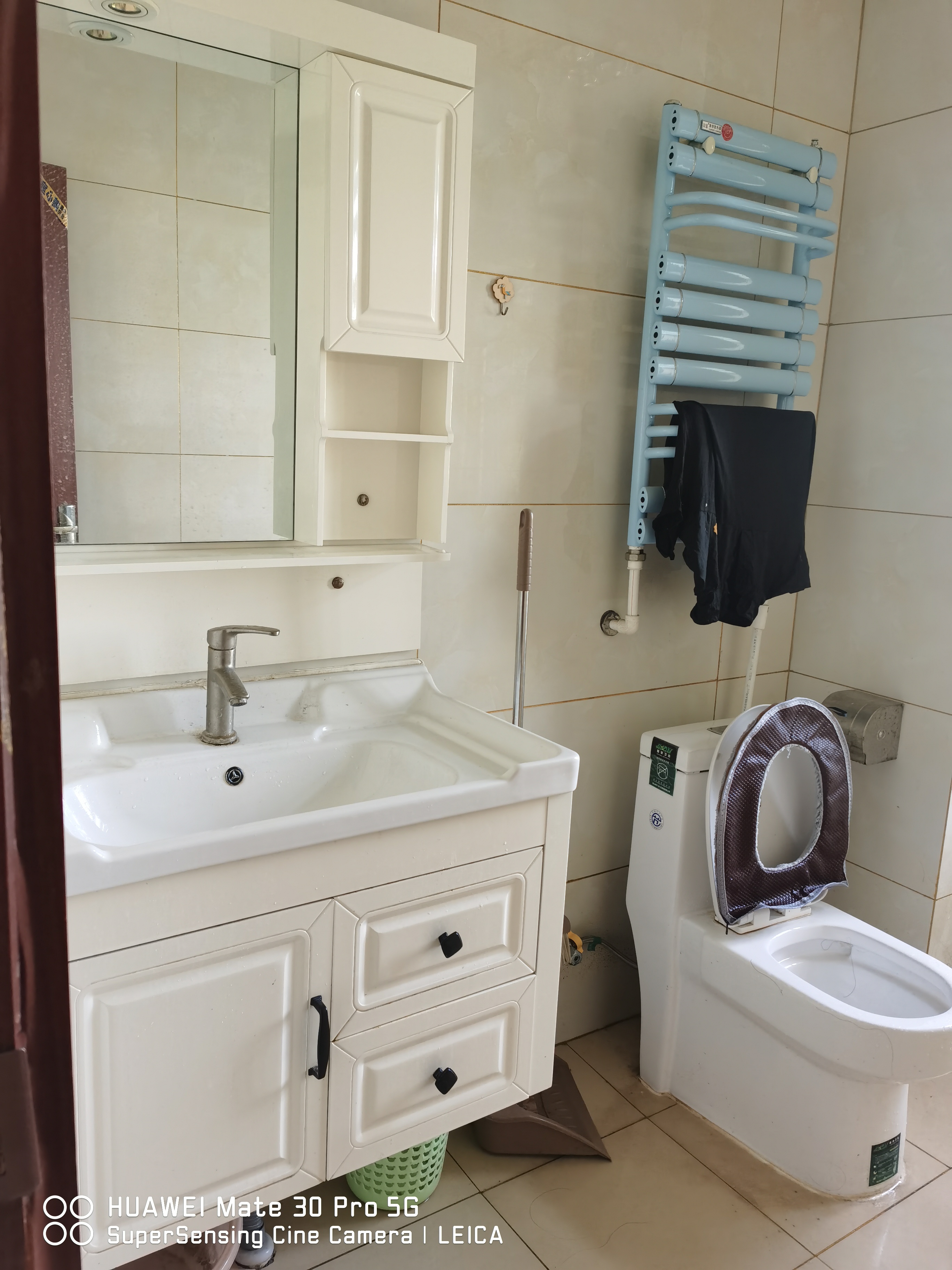 安泰南區五樓出租，緊鄰春暉小學，東城百貨大樓