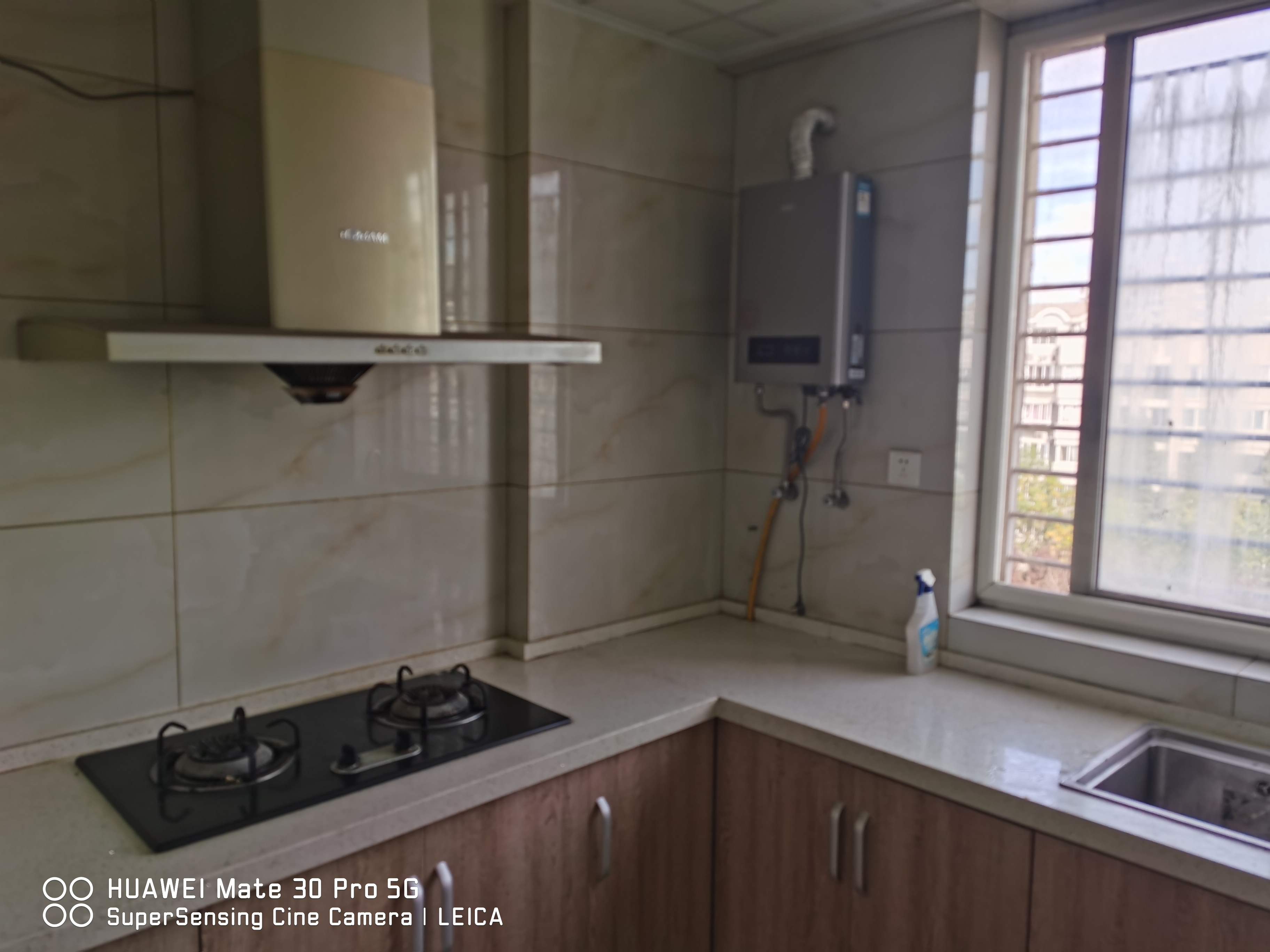 安泰南區五樓出租，緊鄰春暉小學，東城百貨大樓