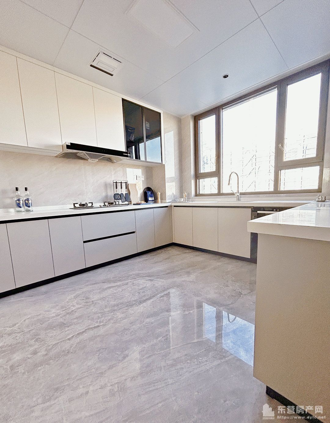 眾成東辛華著樣板間