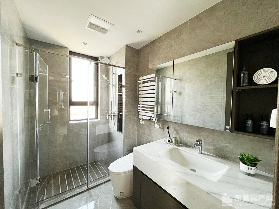 眾成悅島華庭樣板間