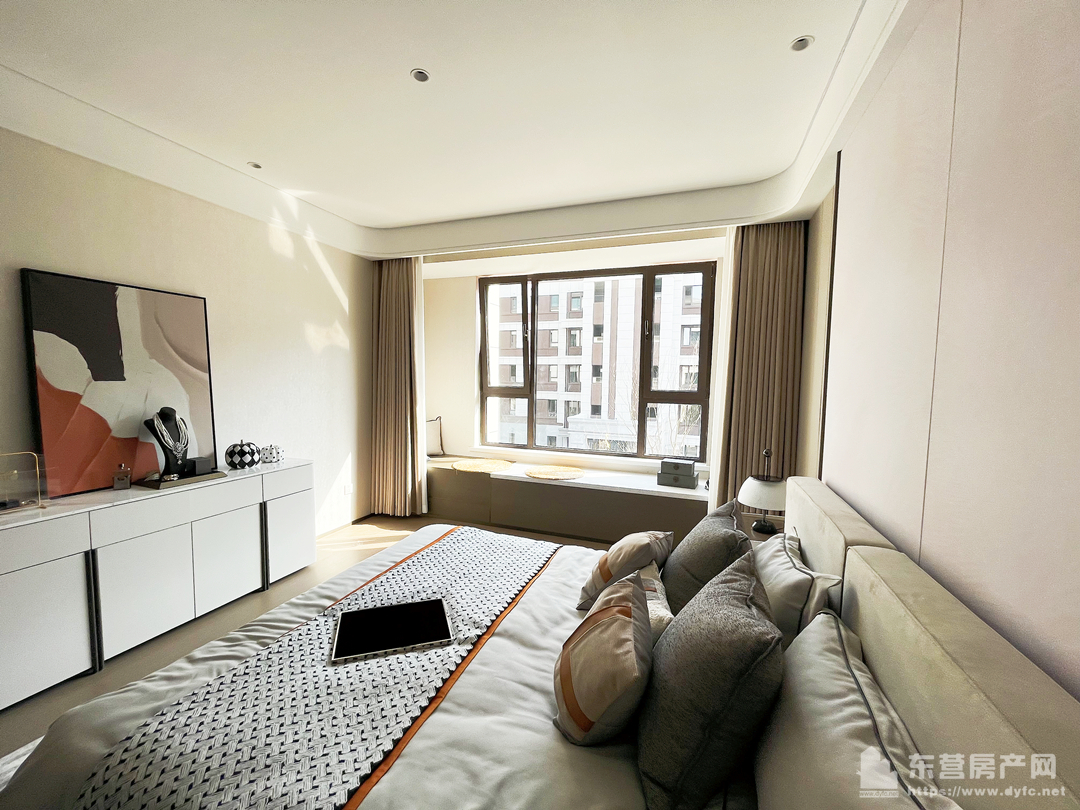 眾成悅島華庭樣板間