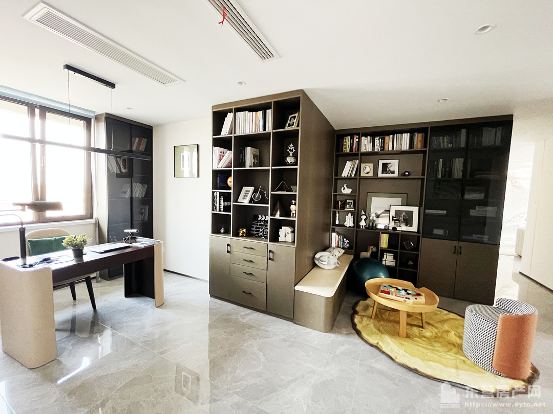 眾成悅島華庭樣板間