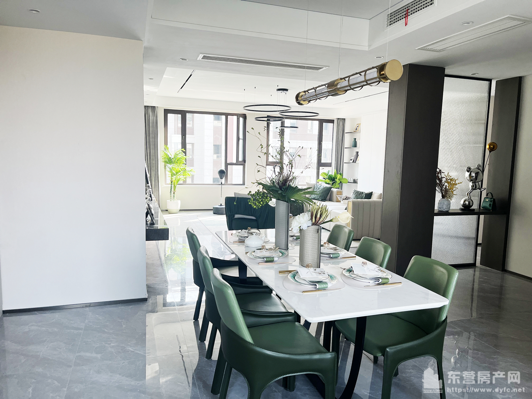 眾成悅島華庭樣板間