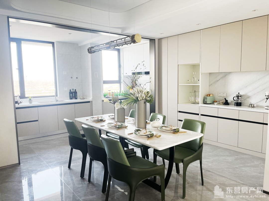 眾成悅島華庭樣板間