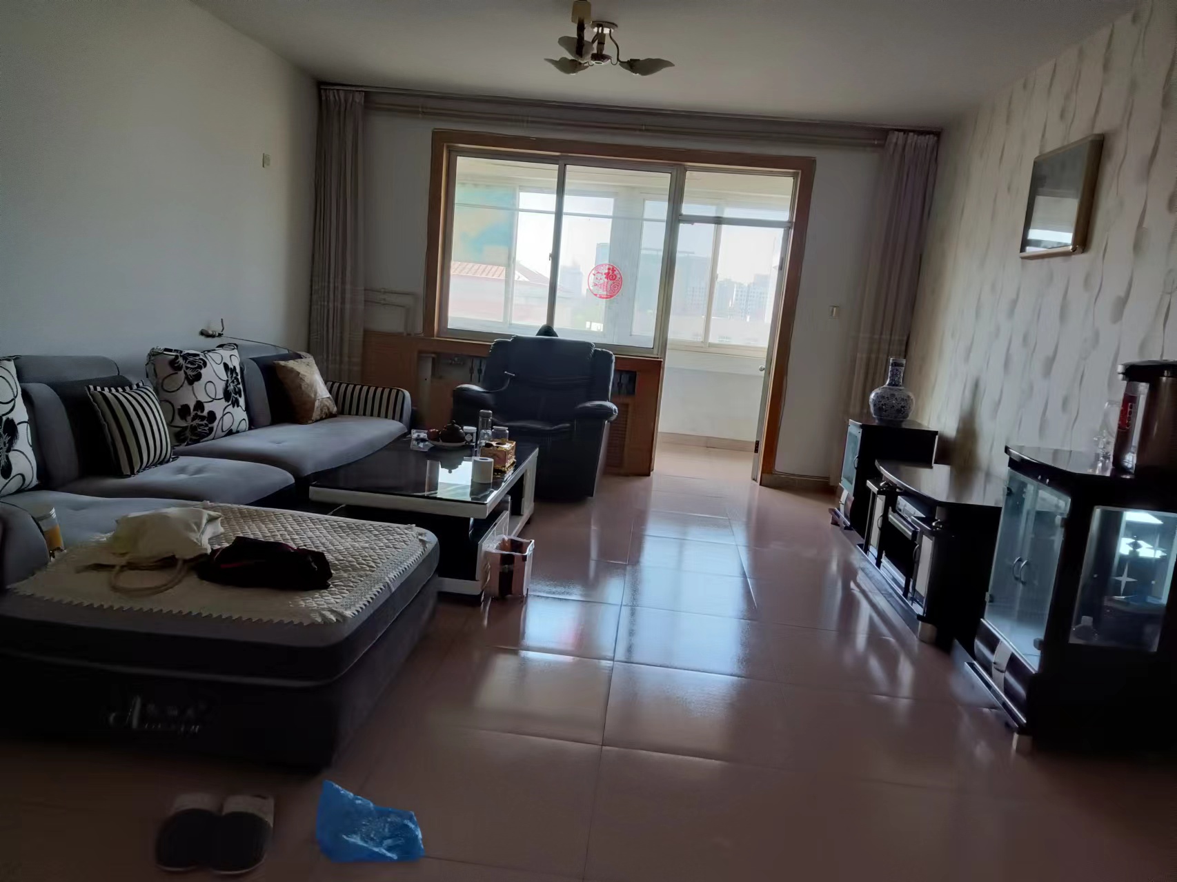 海河南區5 6層6室3廳3衛帶132.27閣樓15平地下室正滿5年85萬價格可議