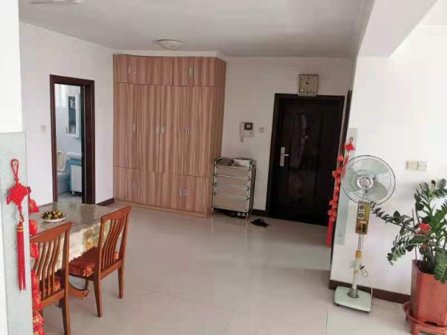 科達D區4樓中裝房158.56平4室2廳2衛帶22平車庫，證5年137萬可議價。