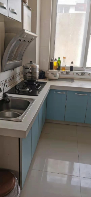 科達D區4樓中裝房158.56平4室2廳2衛帶22平車庫，證5年137萬可議價。