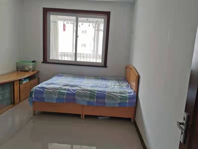 科達D區4樓中裝房158.56平4室2廳2衛帶22平車庫，證5年137萬可議價。