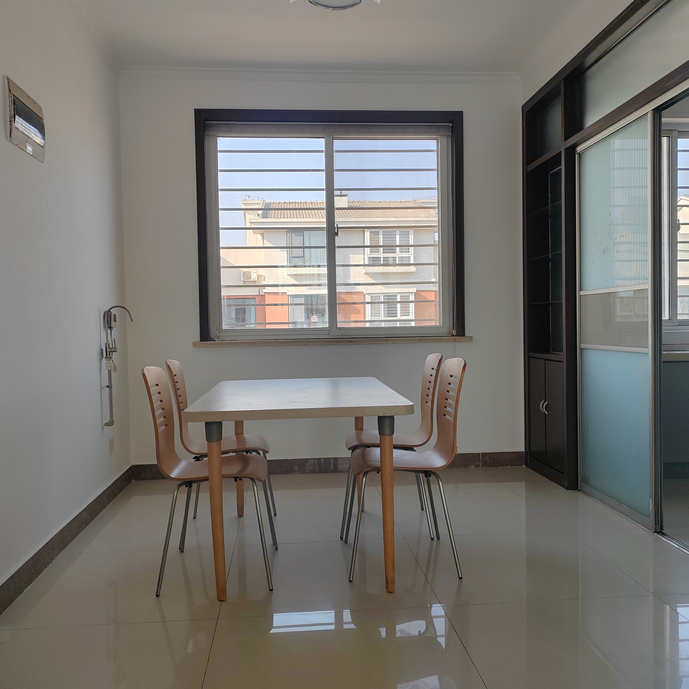 新裝修首租安盛北區3室2廳176平，電話13854604066。