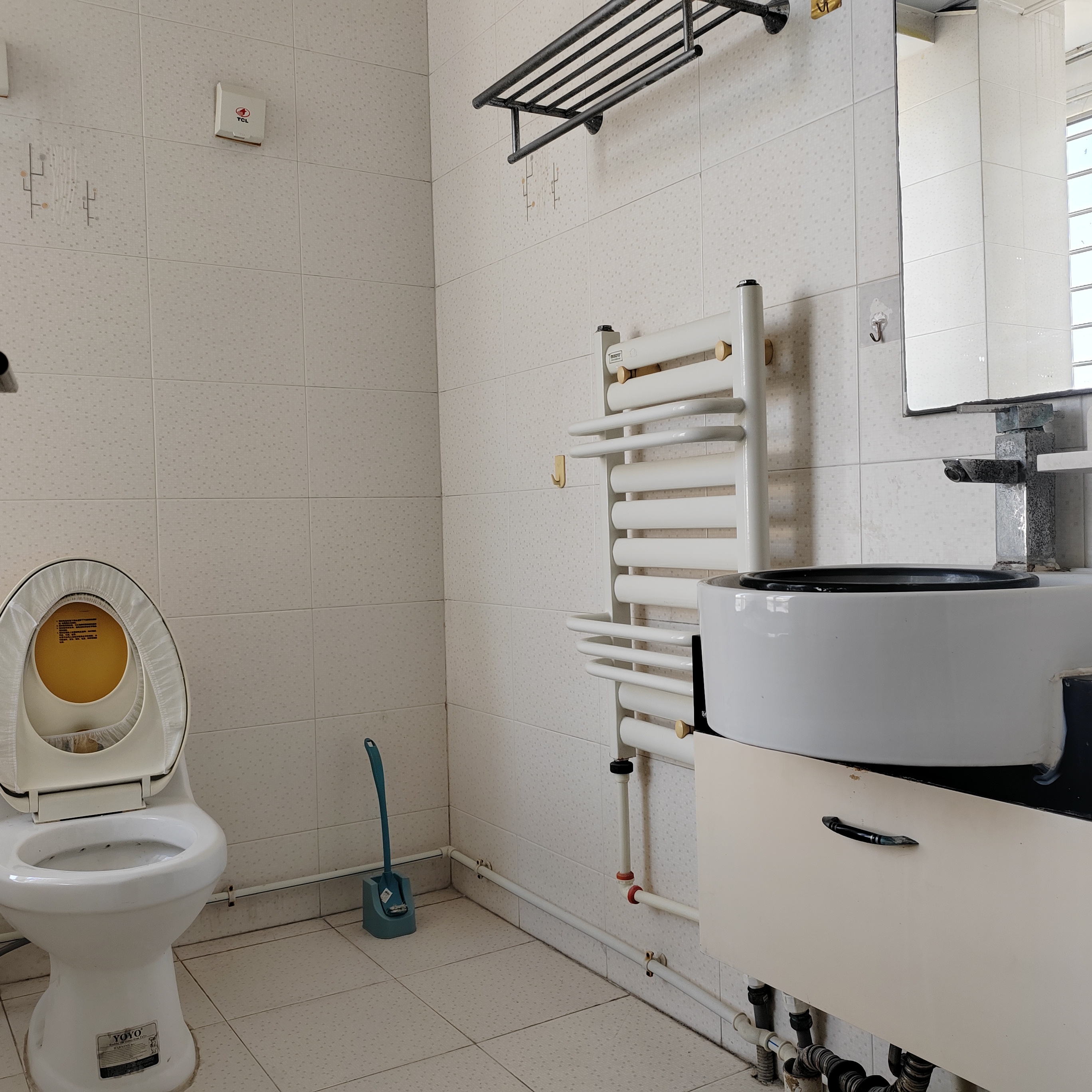 新裝修首租安盛北區3室2廳176平，電話13854604066。