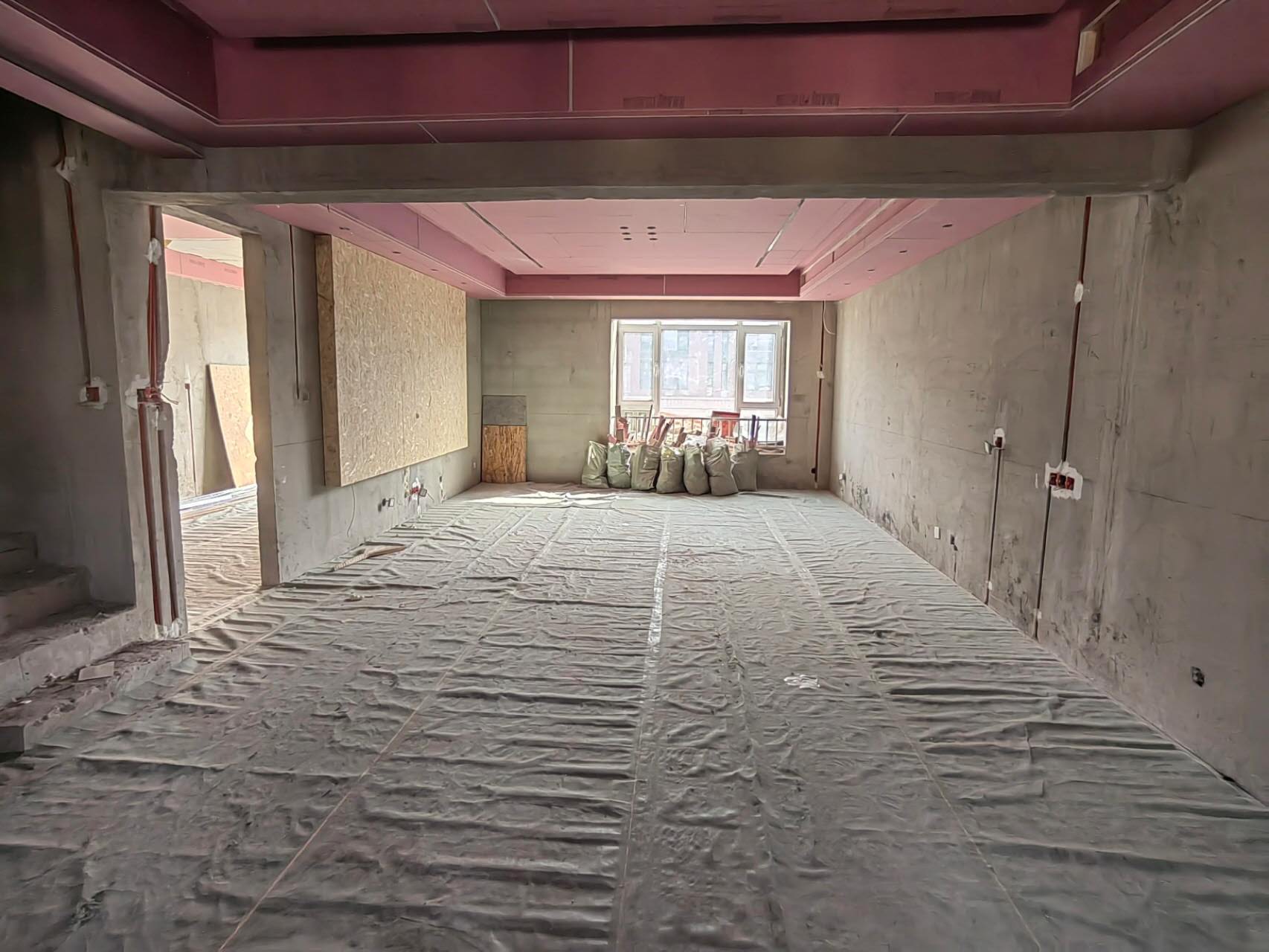 超低價出！142萬還可議價！平層價格住疊拼！預制完成，地面冠珠地板已鋪！基礎裝修