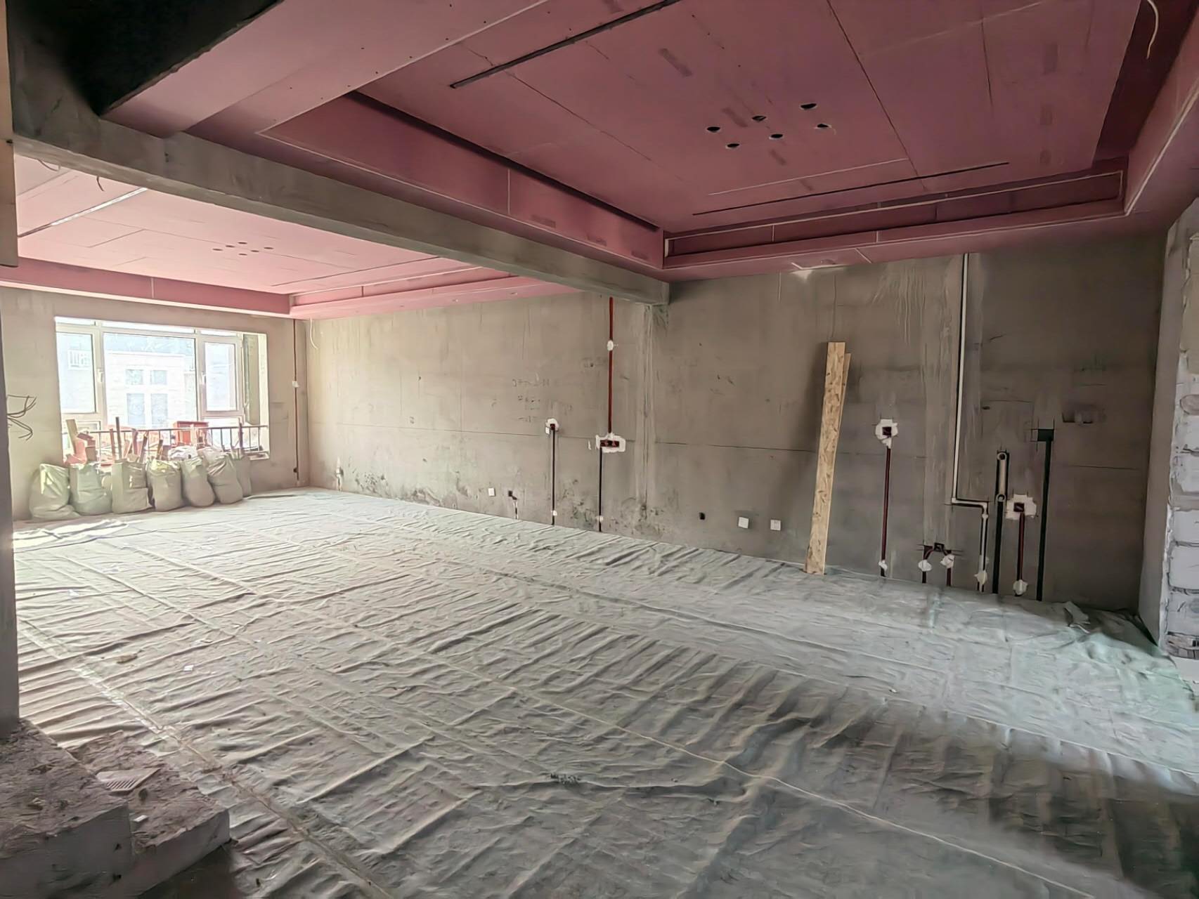 超低價出！142萬還可議價！平層價格住疊拼！預制完成，地面冠珠地板已鋪！基礎裝修