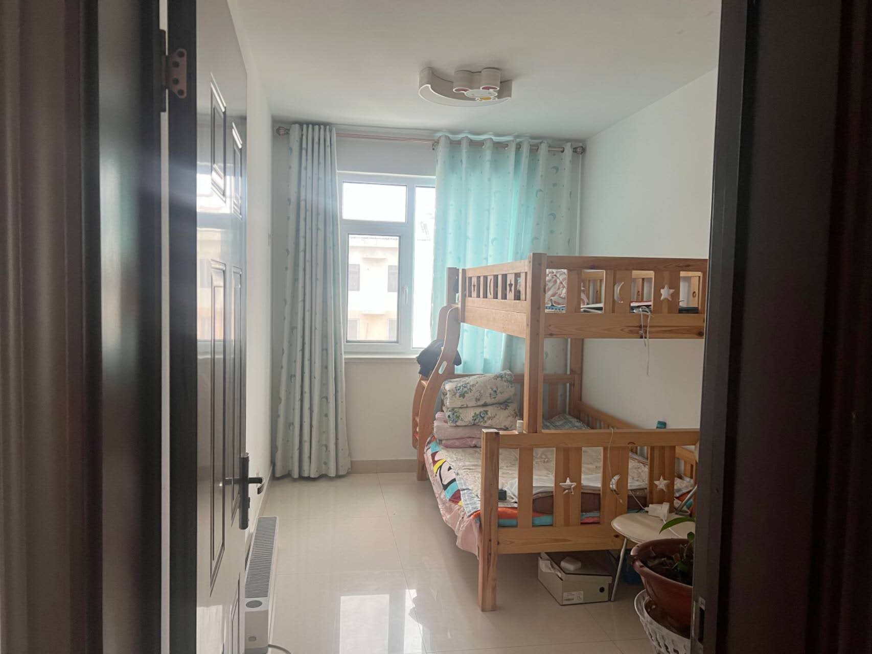 科大華苑D區121平精裝帶儲藏室49萬可議價