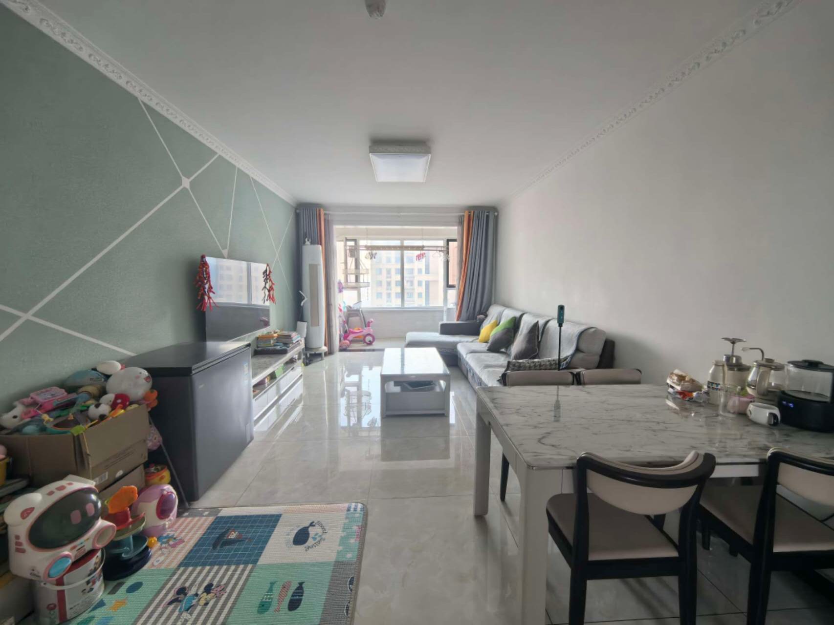 秋月華庭128平帶車儲！精裝修，出門學校！大刀砍價！