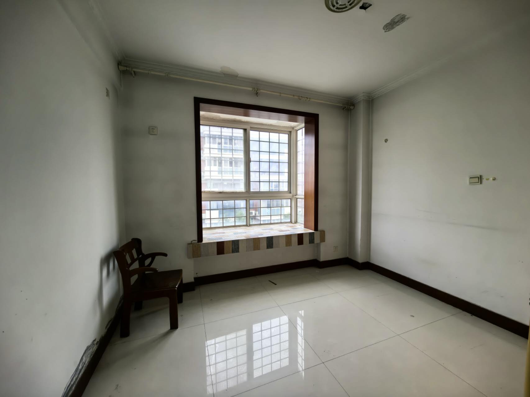 安盛北區三樓140平戶型最便宜的一套房源，帶儲藏室97萬