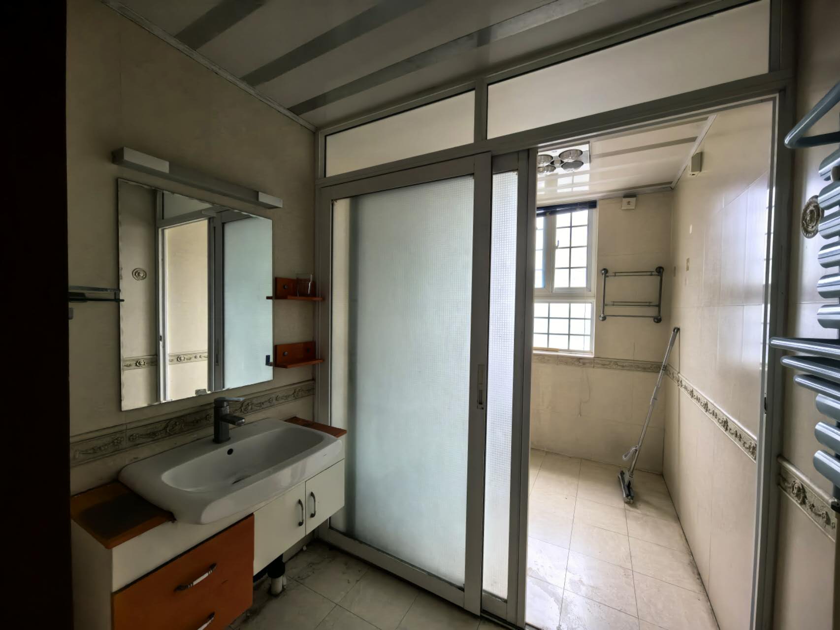 安盛北區三樓140平戶型最便宜的一套房源，帶儲藏室97萬