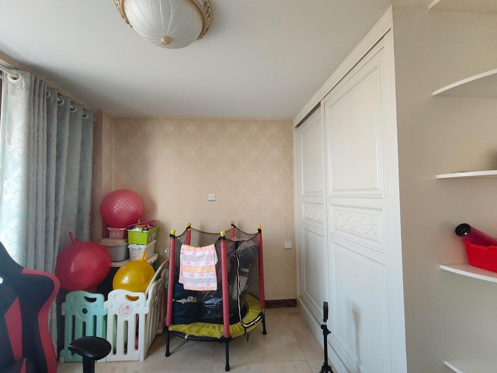 安盛北區精裝少住帶家具家電116萬可議價