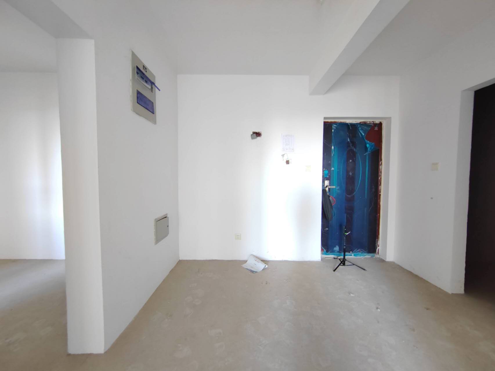 清風小鎮4樓兩居室，毛坯房，帶車位急售33萬