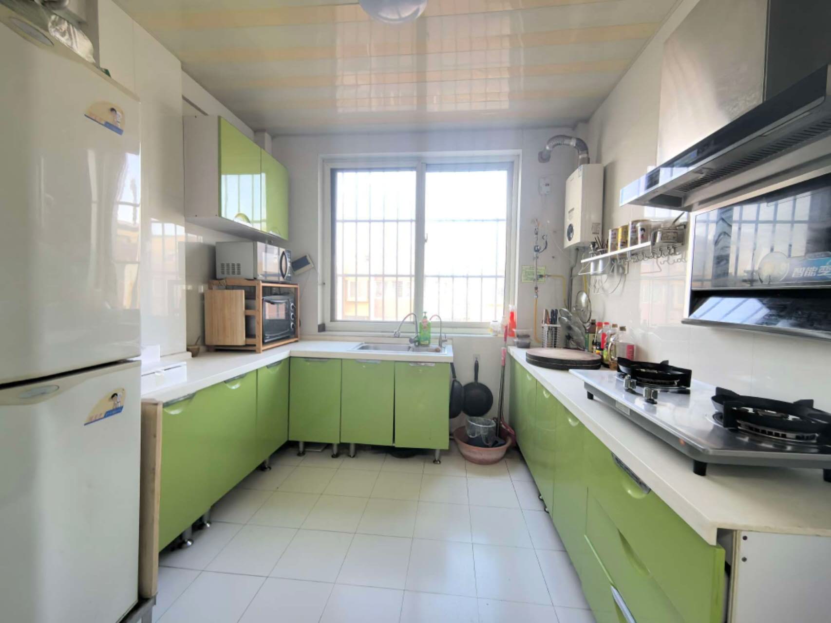 東城安寧西區五樓帶閣樓159平3居室帶車庫