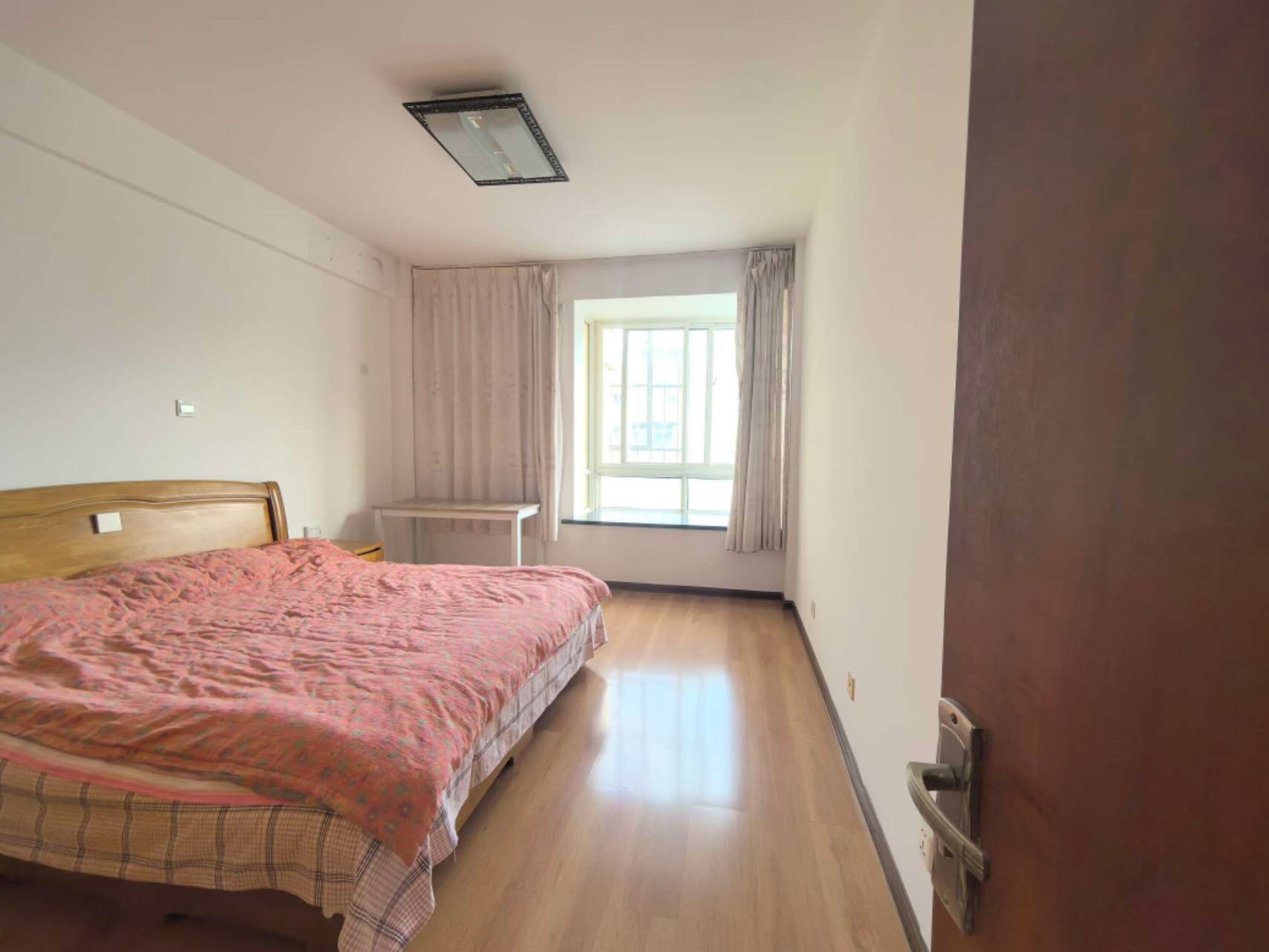 東城安寧西區五樓帶閣樓159平3居室帶車庫