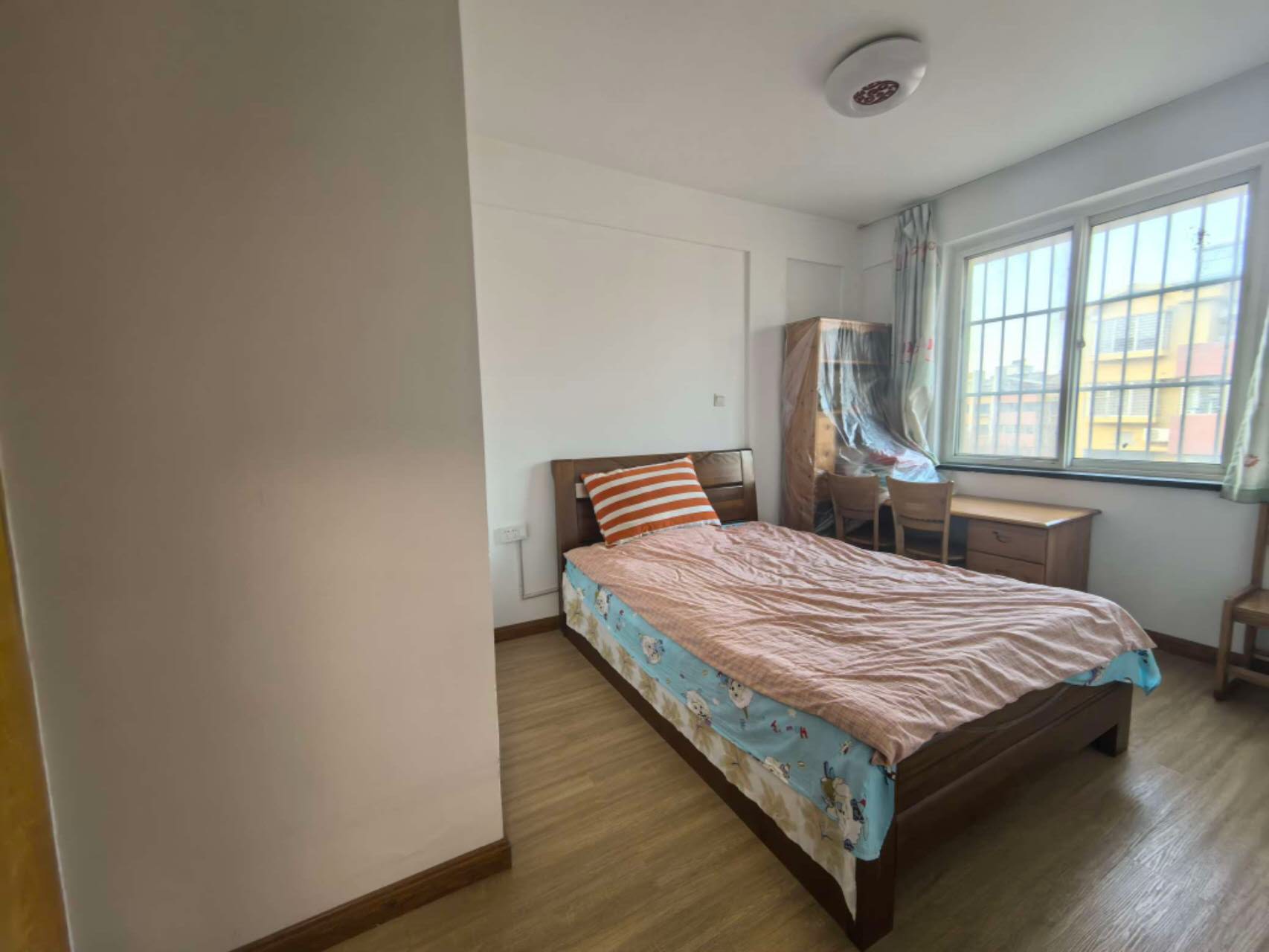 東城安寧西區五樓帶閣樓159平3居室帶車庫