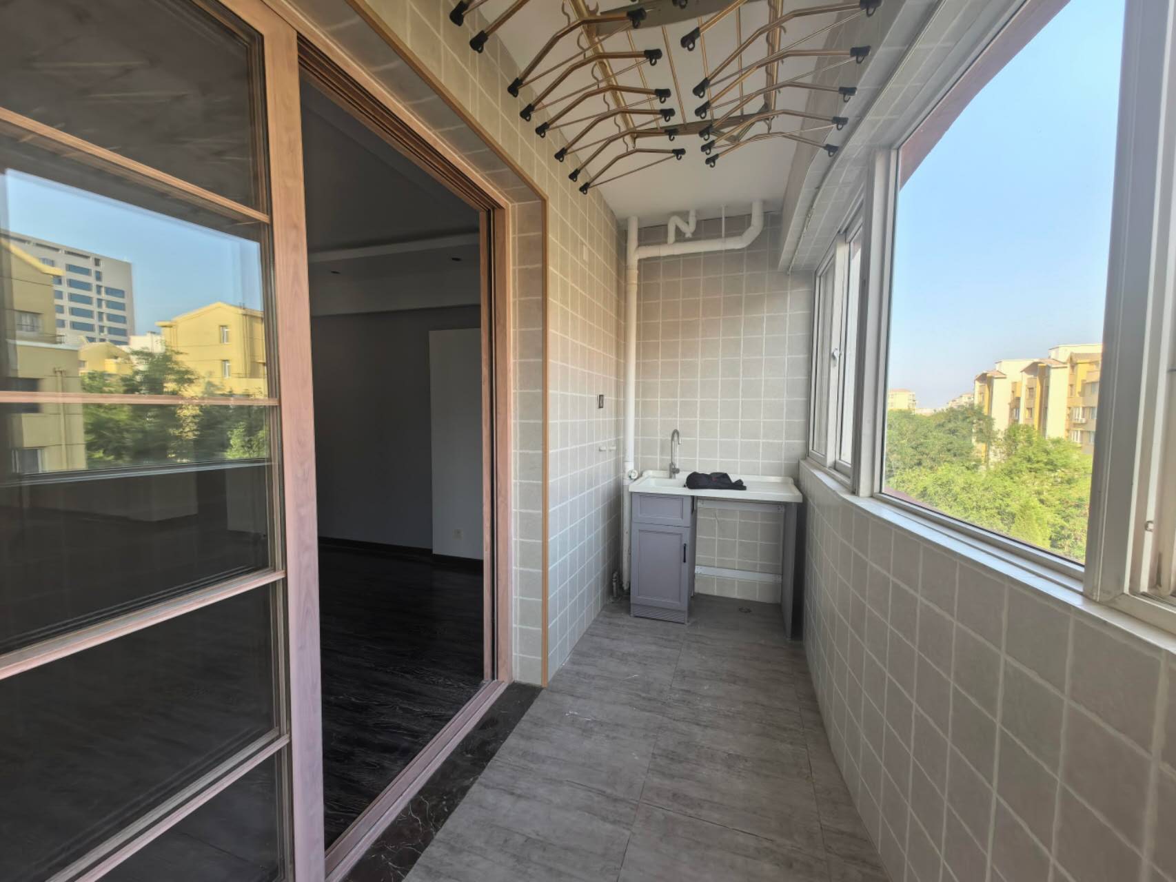 東城安寧西區4樓120平精裝3居室帶儲藏室急售68萬