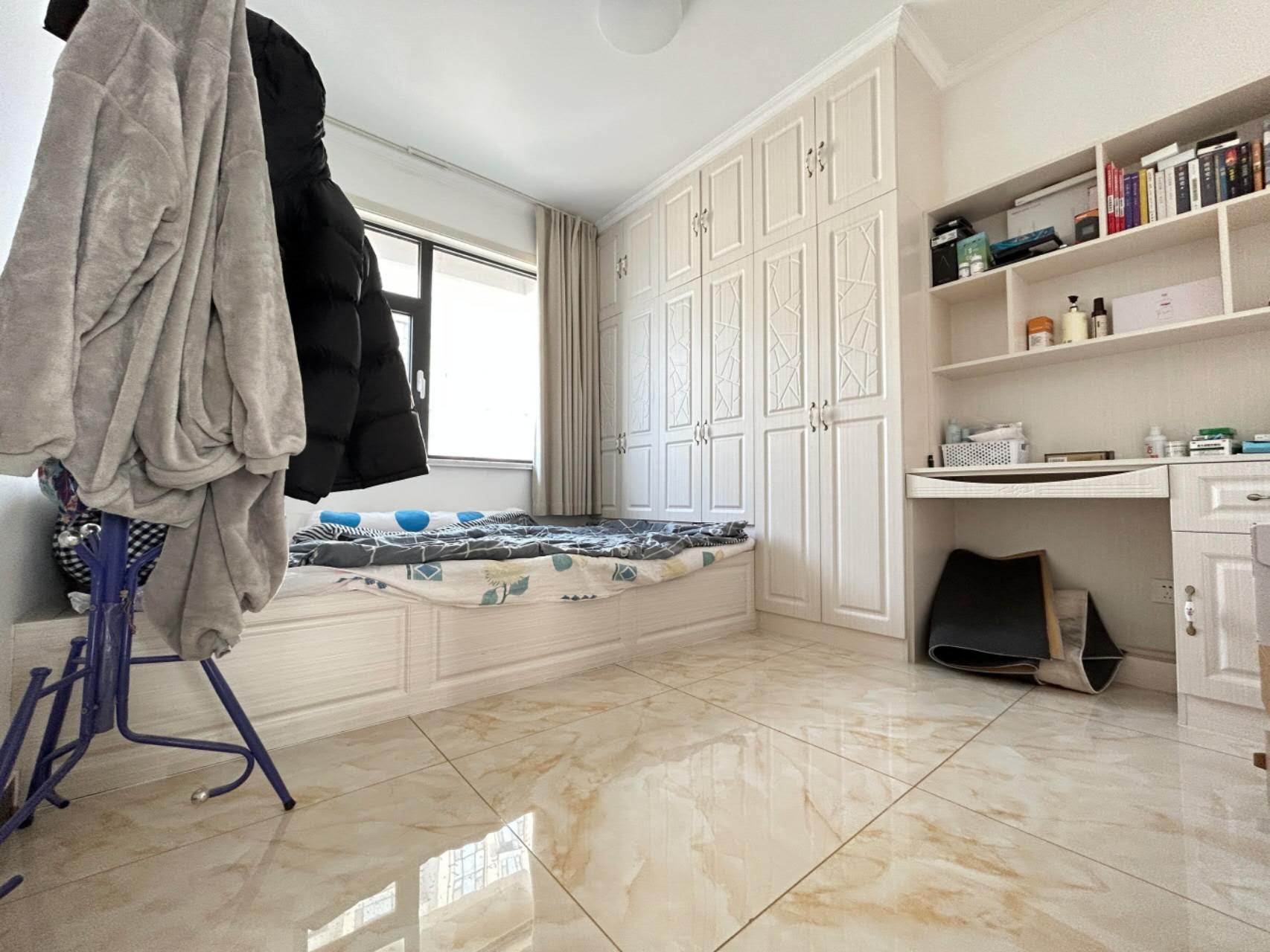 東城水城莊園精裝三居室121平帶儲藏室急售70萬