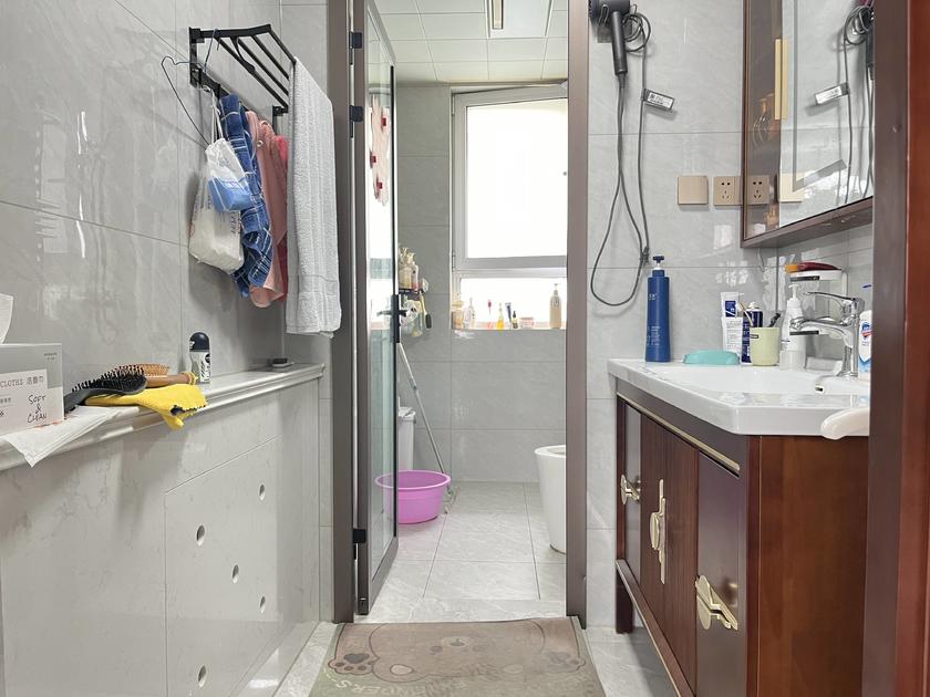 東城悅辰國際6樓126平精裝三居室急售81萬