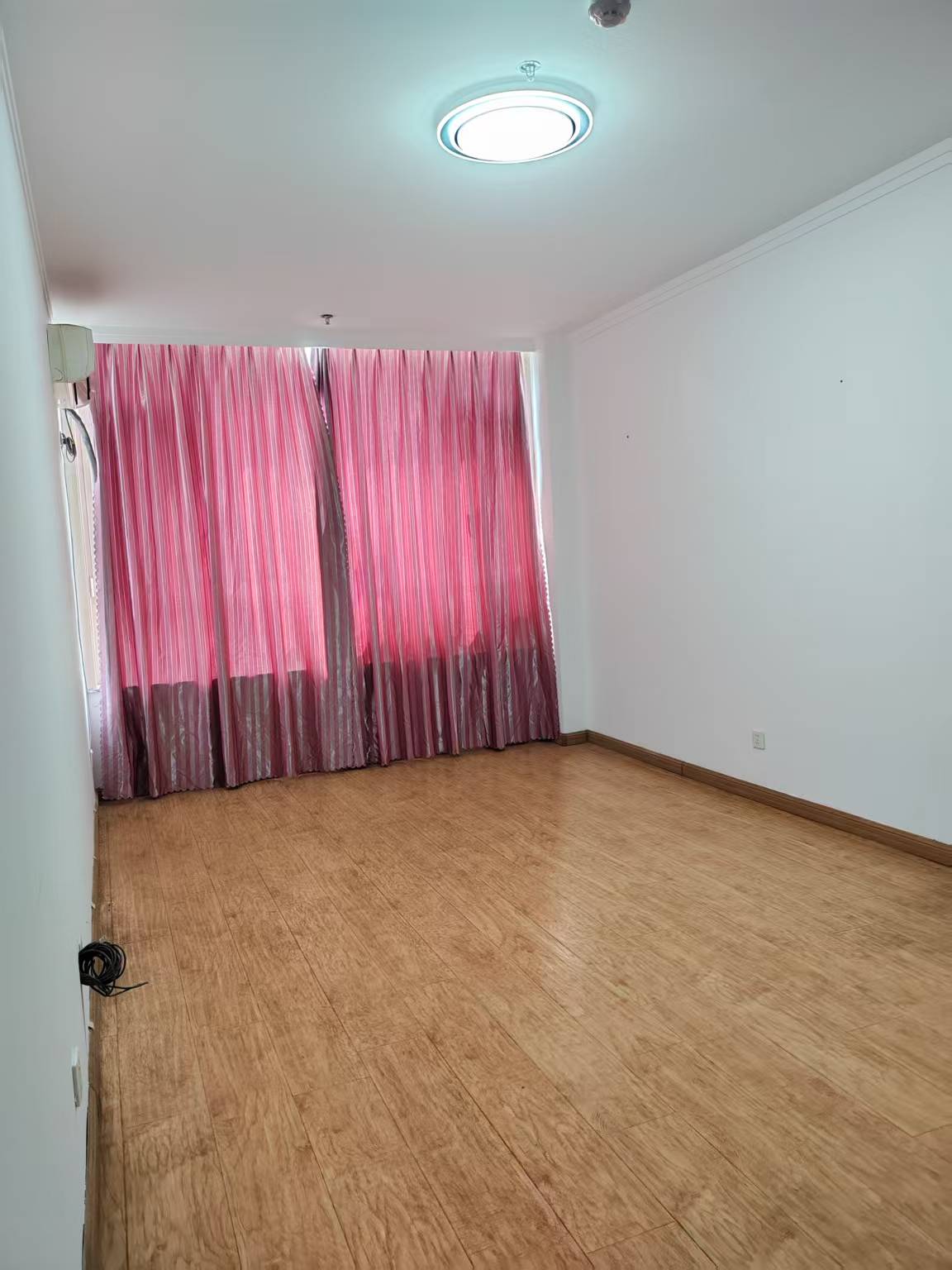 出租天昊梅園商住兩用房2樓