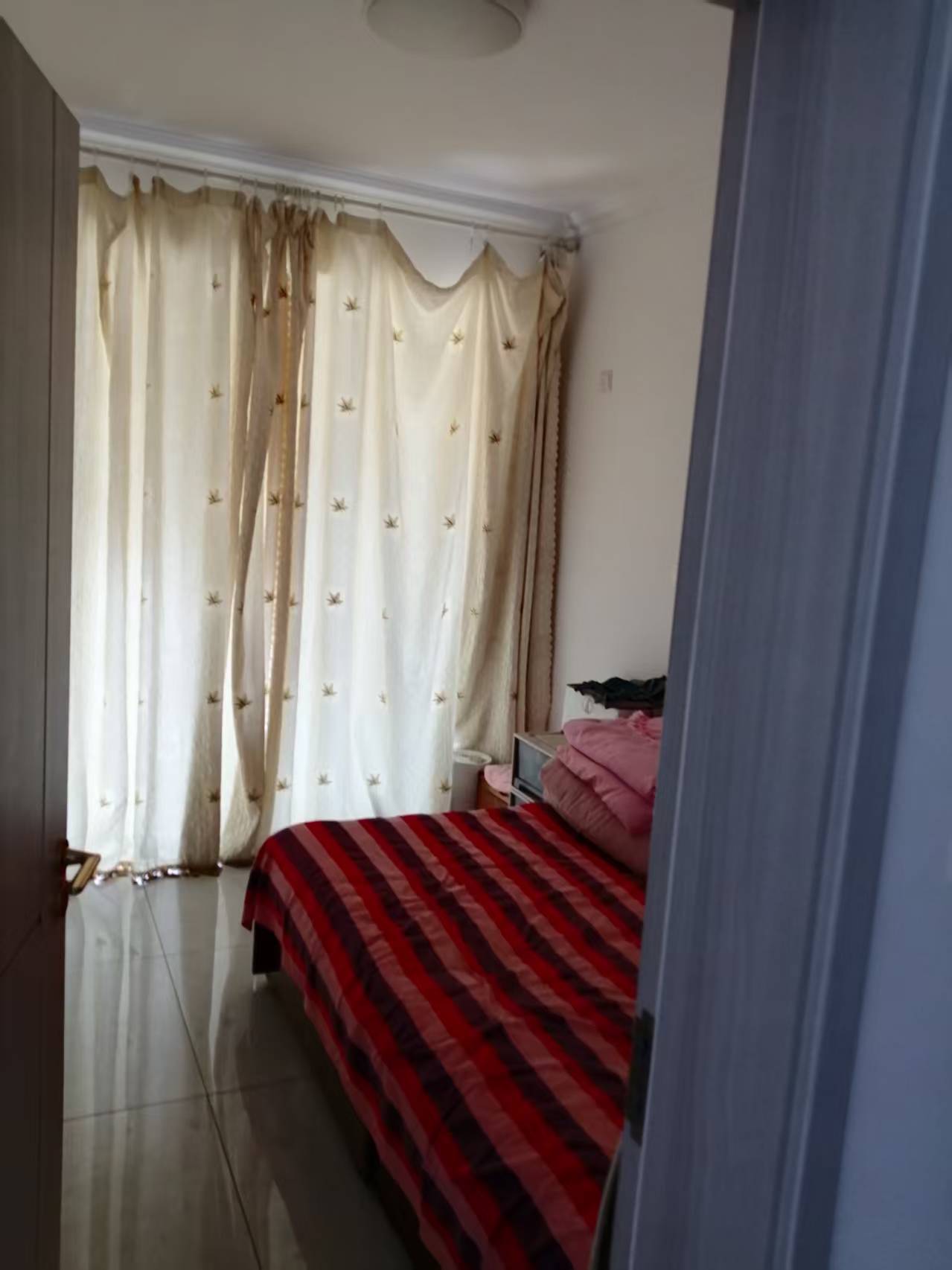 出租康力家園北區，3室2廳1衛，106平米，15000元/年