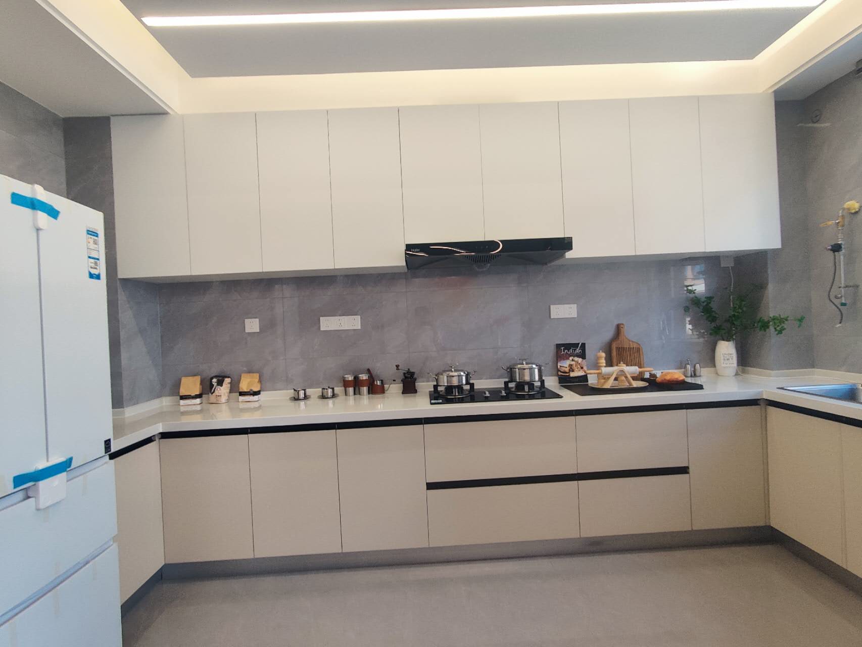 和潤府一二疊拼帶地上活動室車庫加南院，走一手房手續隨時聯系看房