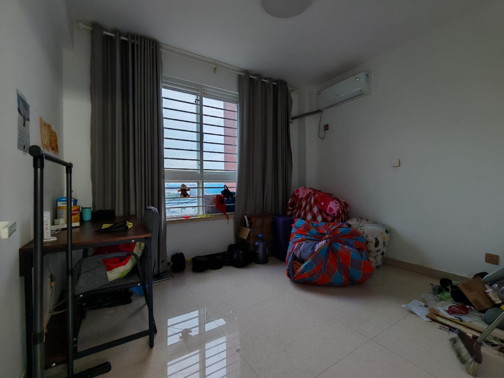 新居華府6樓112平3居室裝修還可以急售57萬