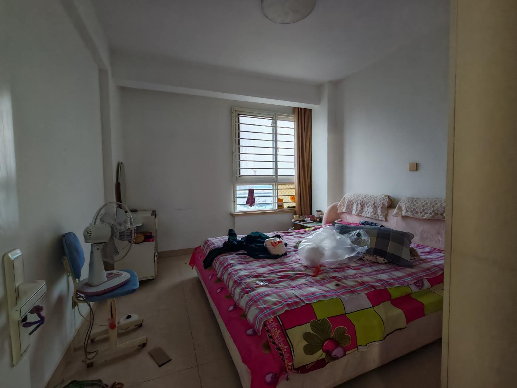 新居華府6樓112平3居室裝修還可以急售57萬