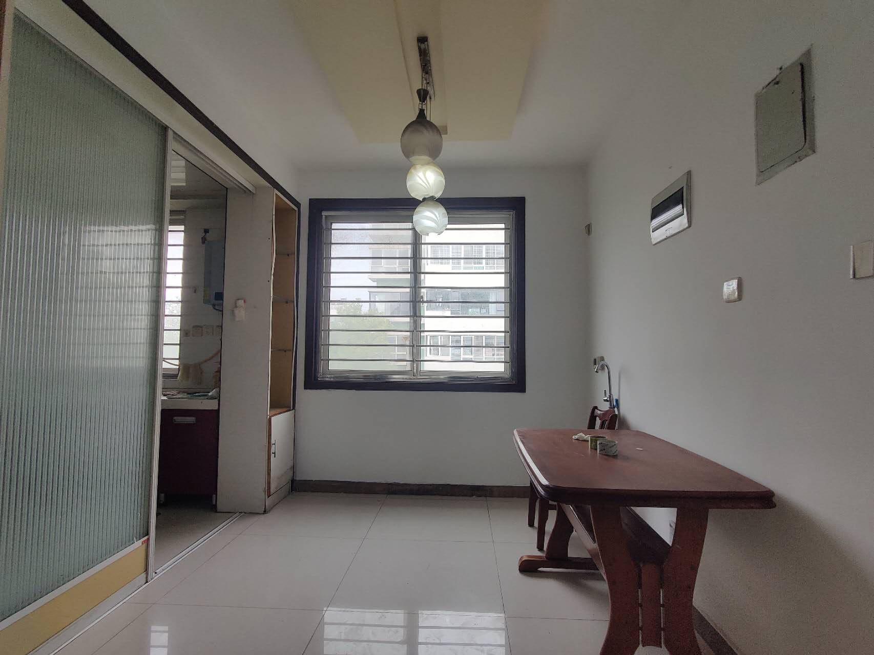 安興北區二樓！位置好！126平三室兩廳109萬