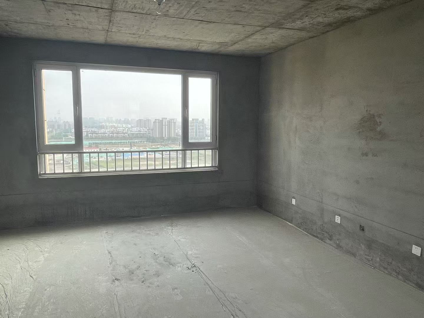 金辰西湖水岸165平次頂層毛坯房出售