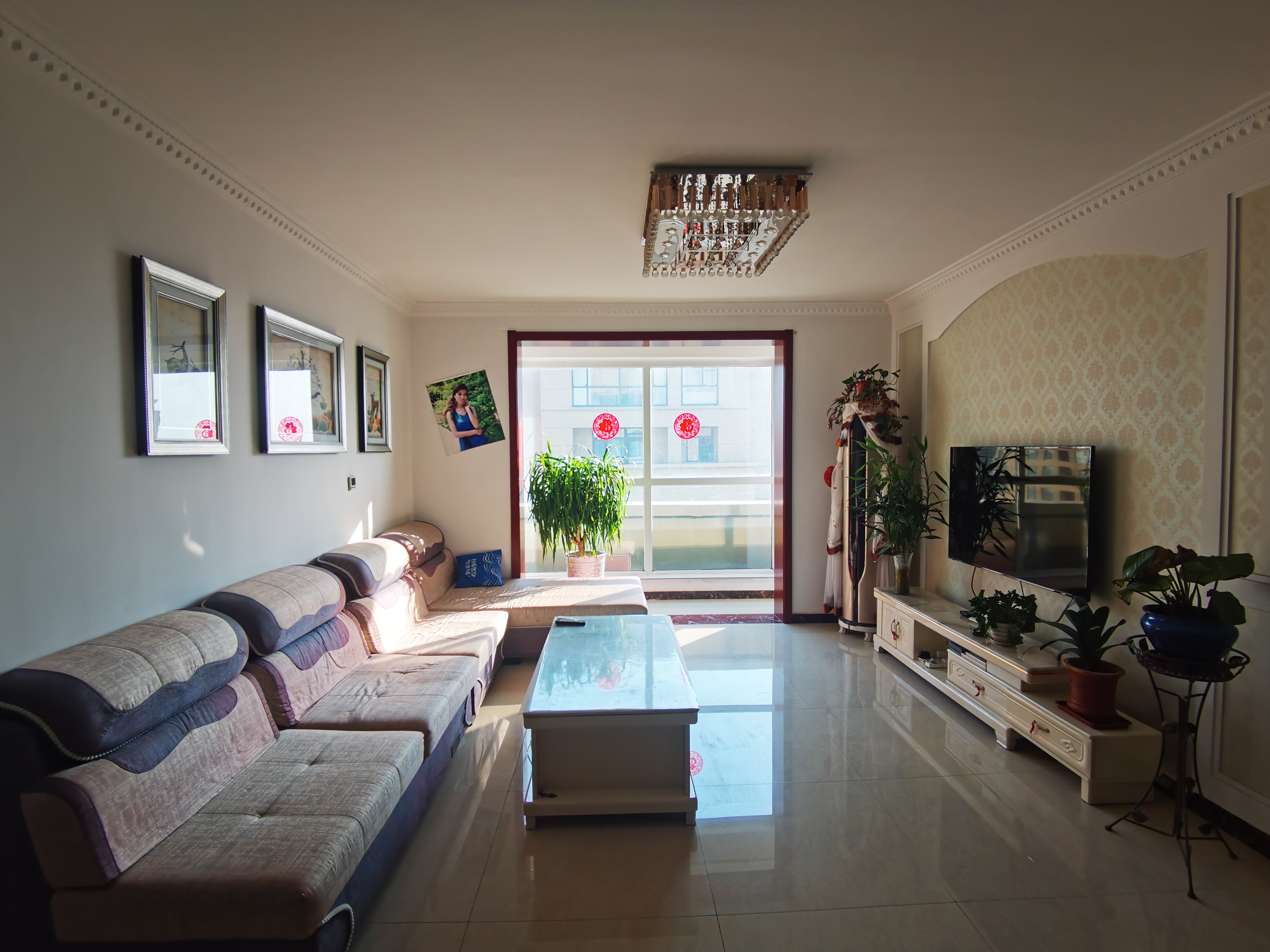 自住房首次出租，設施配套齊全，拎包入住，直達車位。