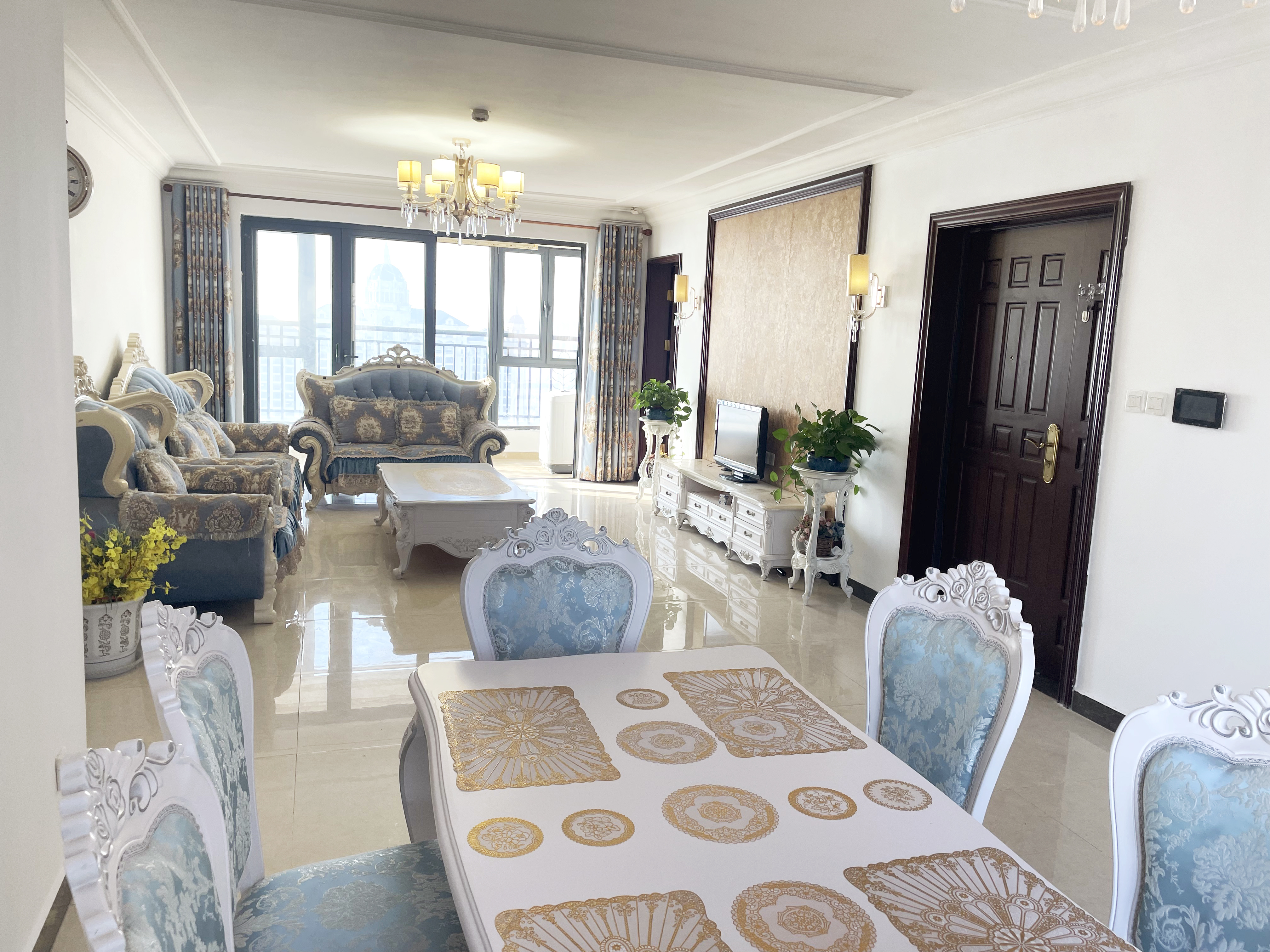 湖景房，四室兩廳兩衛