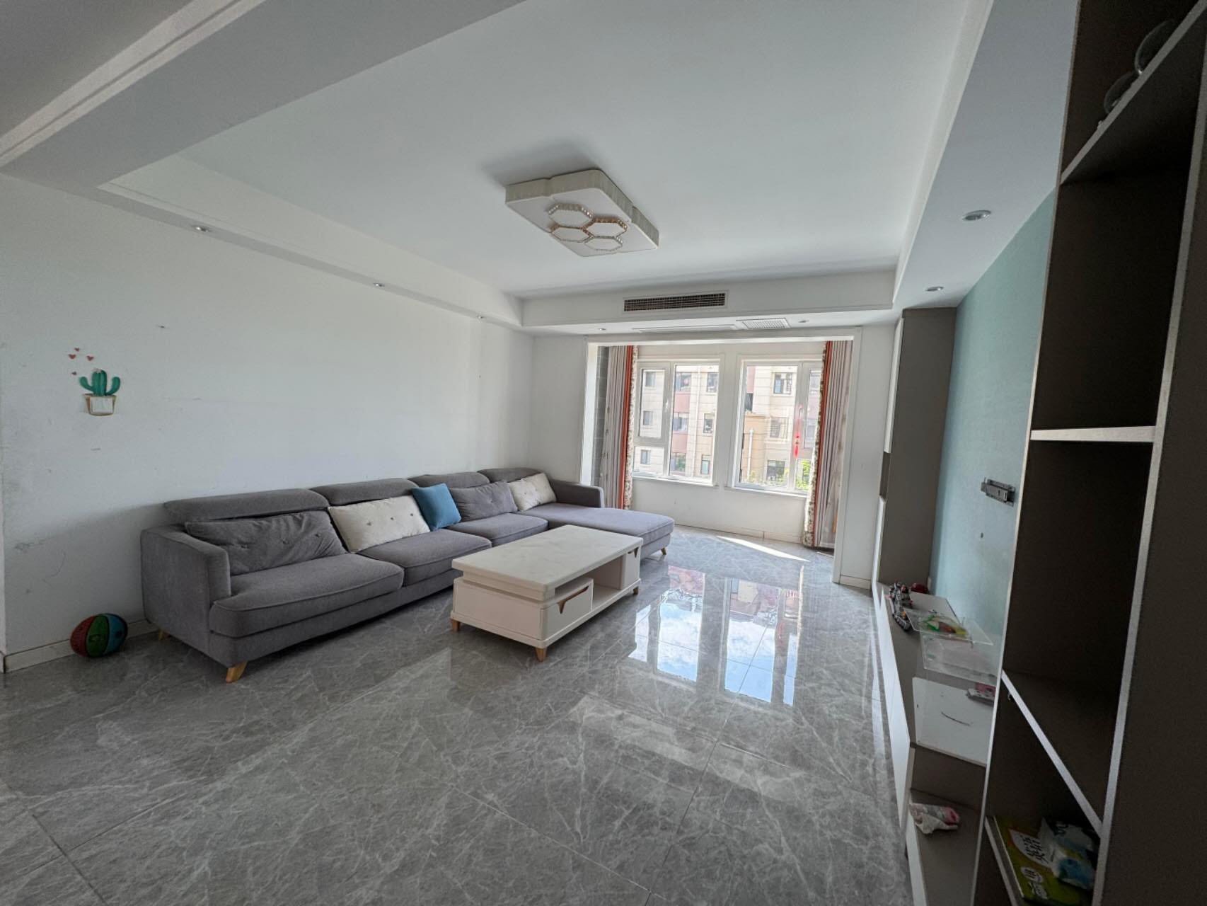 房主誠心出！金宇潤苑三樓116平精裝帶車儲，看房聊價