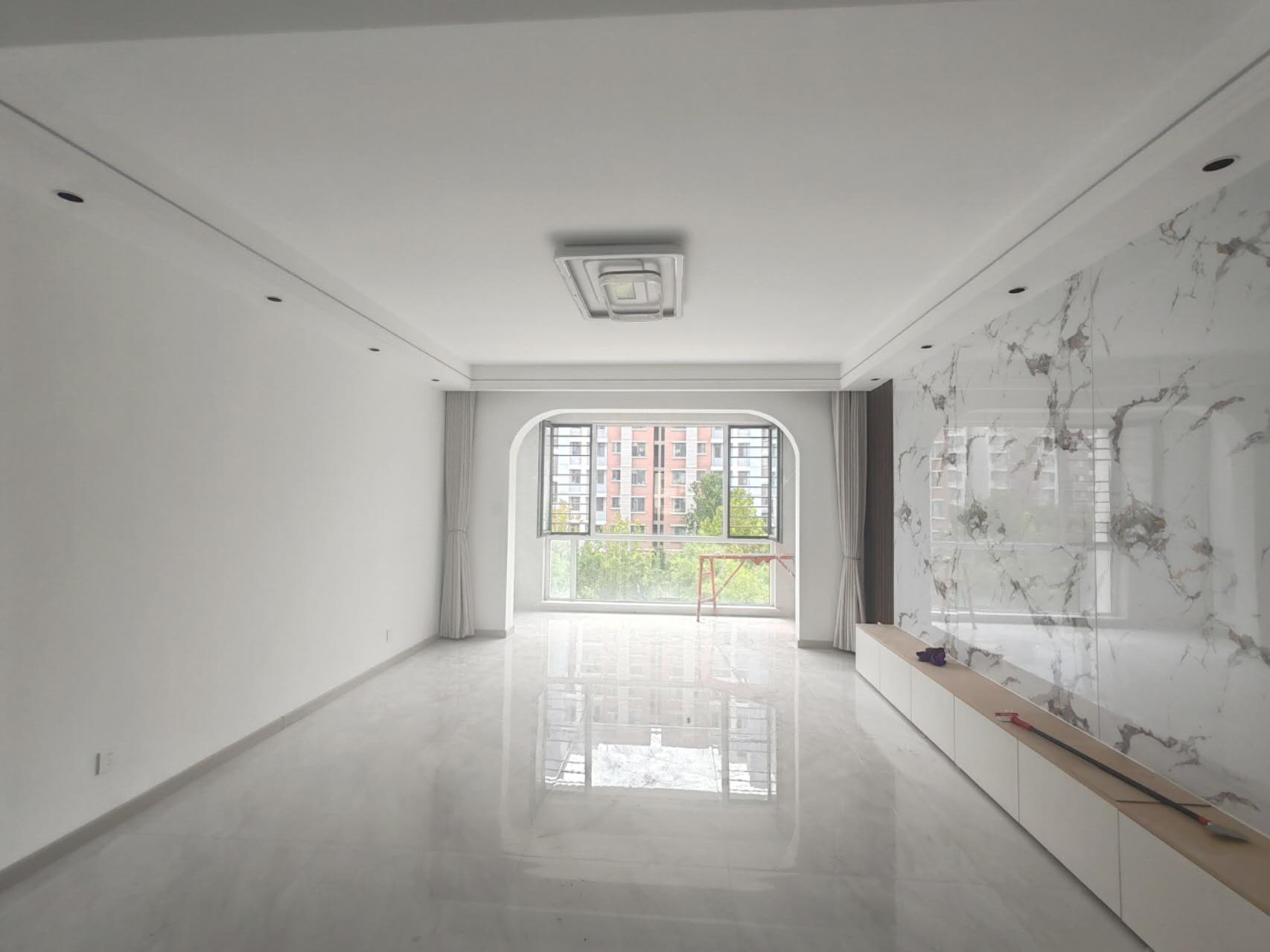 實驗中學書包房，新源華冠144平帶車儲114.5萬