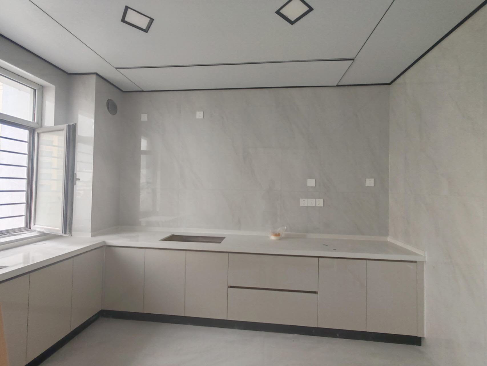 實驗中學書包房，新源華冠144平帶車儲114.5萬