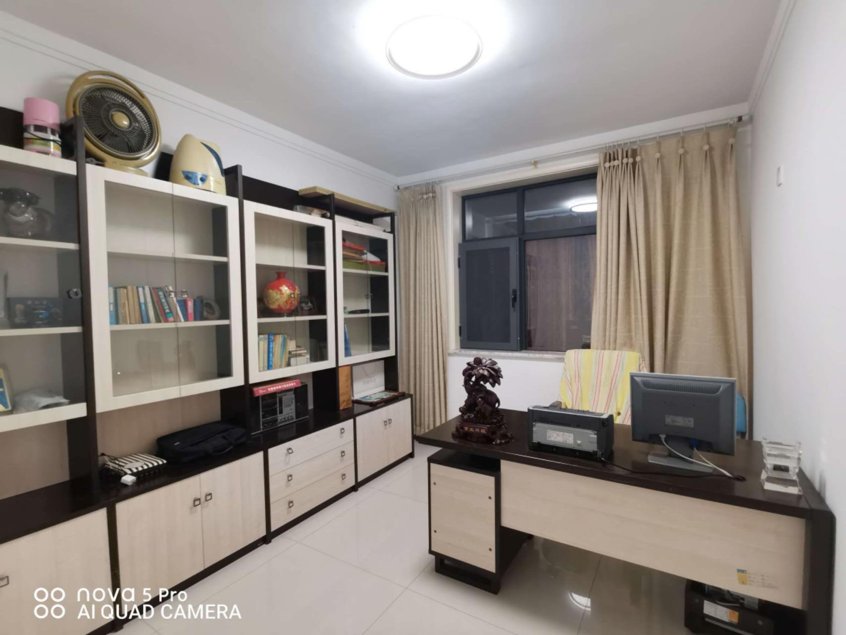 急售明月豪庭聯排別墅帶前后院子，精裝修戶型好住