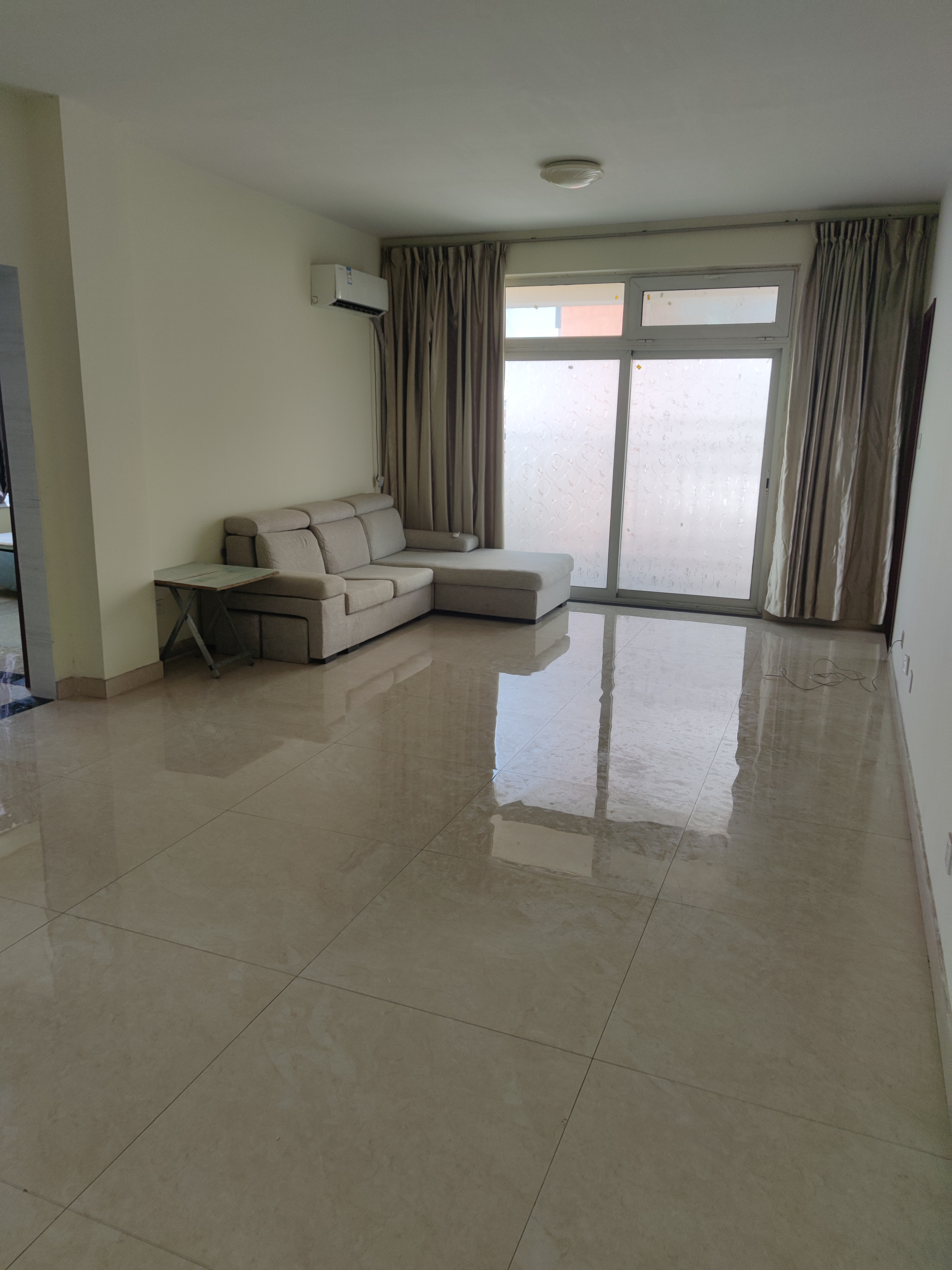 出租東方明珠2室2廳1衛93平米