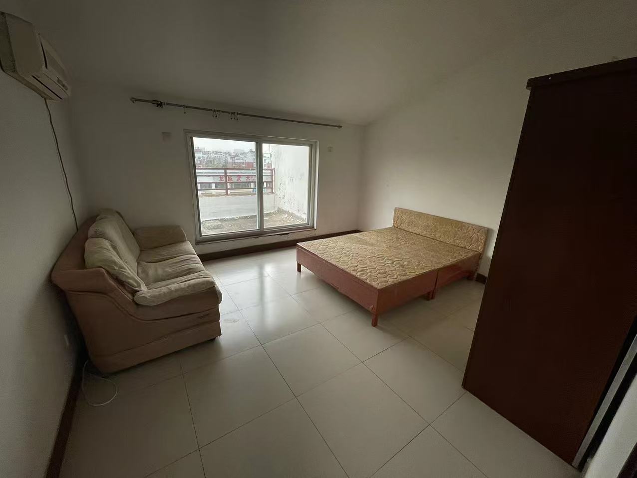 出租科達B區2室1廳1衛55平米700元/月住宅