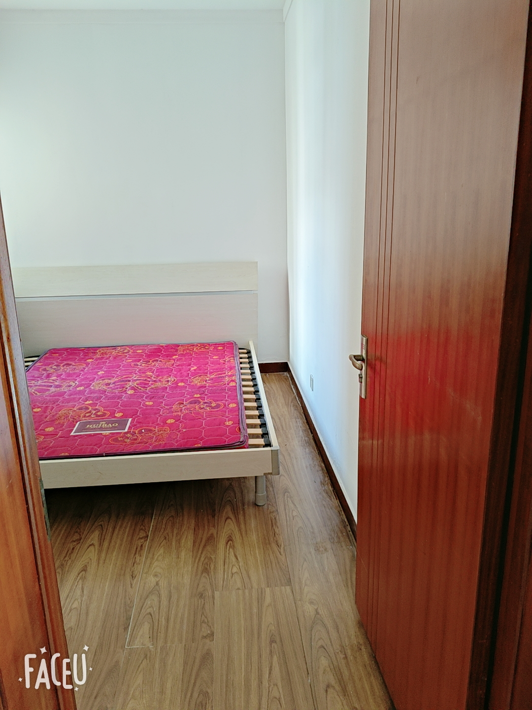 出租光明小區3室2廳2衛131平米15000元/年住宅